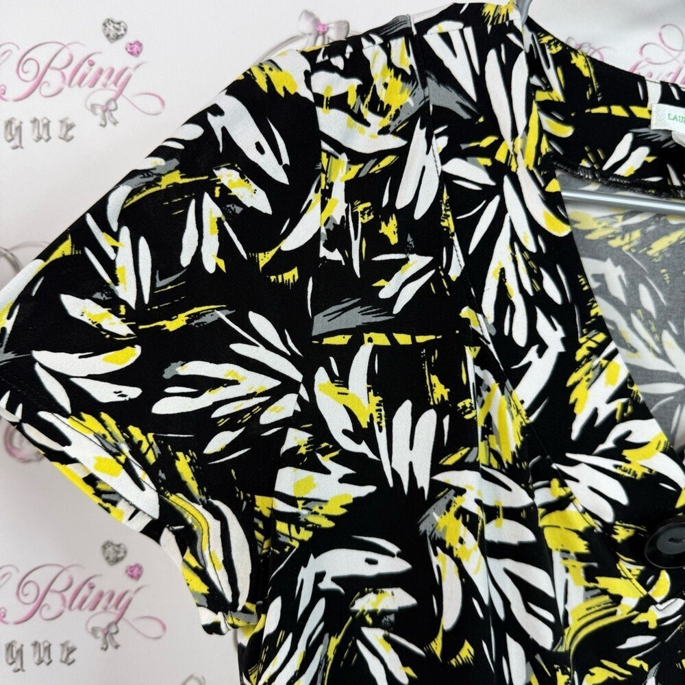 Laura Ashley T-shirt abstract Black and Yellow Floral V-Neck Top - Picture 5 of 11